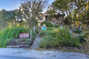 Exotic Home with Patio and Grill Walk to Canyon Lake!